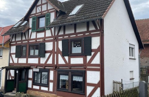 Heinebach Apartment | Ferienwohnung 2-4 Personen. Bahnhofsnah. Direkt an der B83