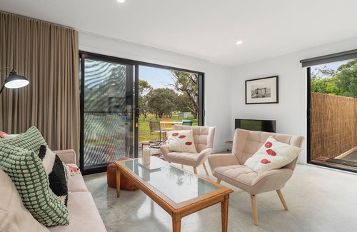 Tyabb Cottage | The Dairy Cottage - Located in the heart of the stunning Mornington Peninsula