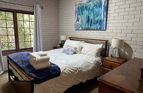 Beacon Hill House | The Retreat - Northern Beaches - Huge House - Pool