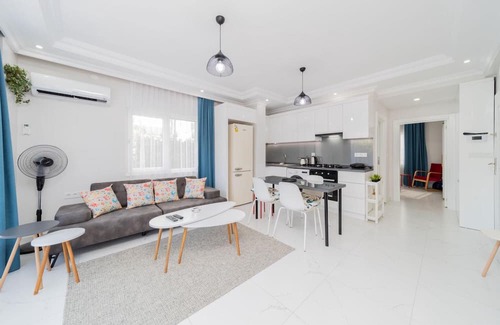 Altnkum Mahallesi Apartment | Cozy Flat w Garden 5 min to Beach in Antalya