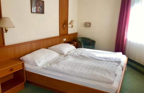 Baden House | Pension Hotel Baden