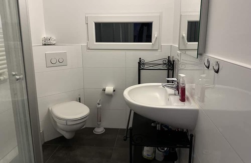 Sossenheim Apartment | 2-Zimmer Wohnung mit Gym + Office