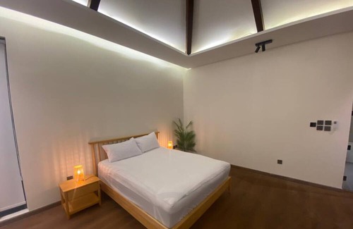 Spring Ski Chalet | 5 minutes to airport