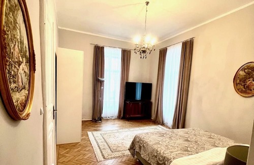 Baden Apartment | Holiday Apartment "Luxuriöses Appartment" with Mountain View & Wi-Fi