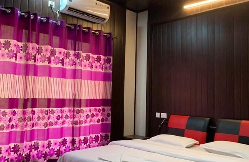 Medha Hotel | THE SHELAR'S ROYAL INN