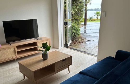 Tauranga South House | Discover our newly renovated bay-view studio!