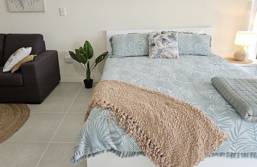 Dolphin Heads Apartment | WhitsunStays - Le Beach Shack