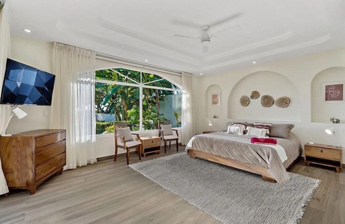 Mokuleia House | Kukui Hale - Short Walk to Beach, AC