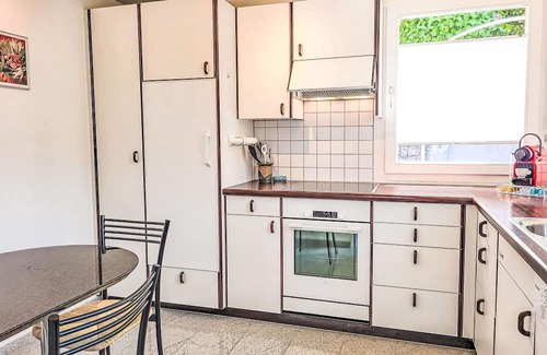 Vira Apartment | Cosy apartment for 5 guests with pool, WIFI, TV and patio
