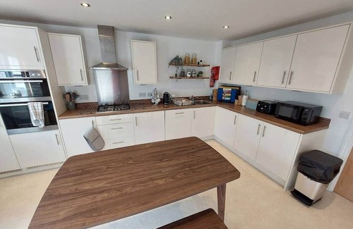 Newcastle-upon-Tyne House | 🏡 7Bed SaltwickHouse+Free Parking+WIFI+Near Newcastle City