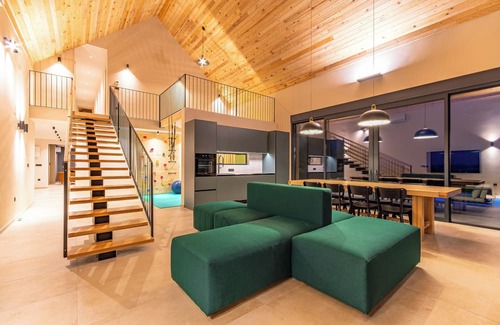 Varazdinske Toplice Villa | Blacksmith House - Stylish vacation home with spa & nature views