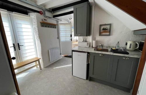 Mere House | The Dog House, Mere - Dog Friendly Cottage with Parking