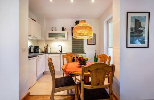 Pries Apartment | Apartment 'Öko Fewo Silbermöwe' with Private Terrace, Private Garden and Wi-Fi