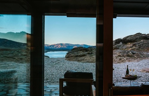 Lowburn Villa | The Boulders Retreat - Lake Views - Outdoor Bath