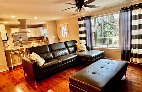 Clairmont Heights House | Charming 3-bedroom house in peaceful Decatur- close to Emory University/Hospital
