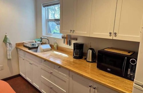 Westbrae Apartment | Tranquil apartment in charming West Berkeley