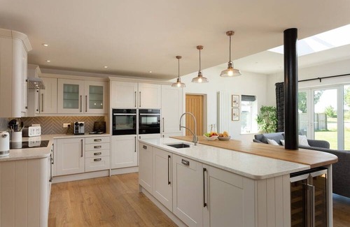 Acomb House | Stunningly Spacious Farm House + Annexe - 7 Beds