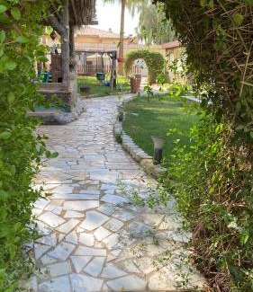 Unaizah House | Fairoozresort