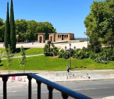 Moncloa - Arguelles Apartment | Precioso Piso en Pleno Centro Plaza España AC & WiFi