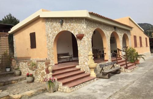 Cuili Murvoni House | Crown