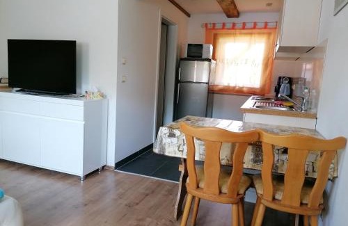 Neuscheidenbach Apartment | Ferienwohnung Max