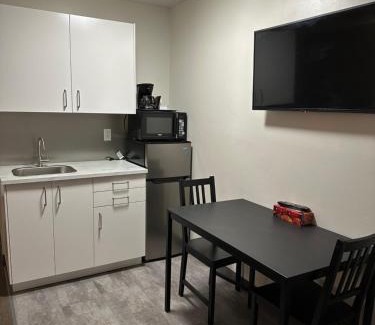 Portage La Prairie Hotel | Yellow Quill Motel