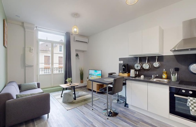 Magnificent T2 in the heart of Vinay