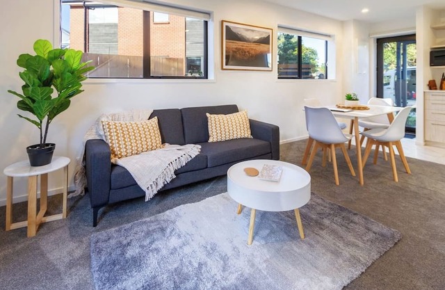 Prime West Auckland: 2Bedroom Townhouse