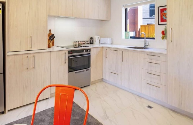 West AKL Gem: 2 Bed - Trust Arena Proximity