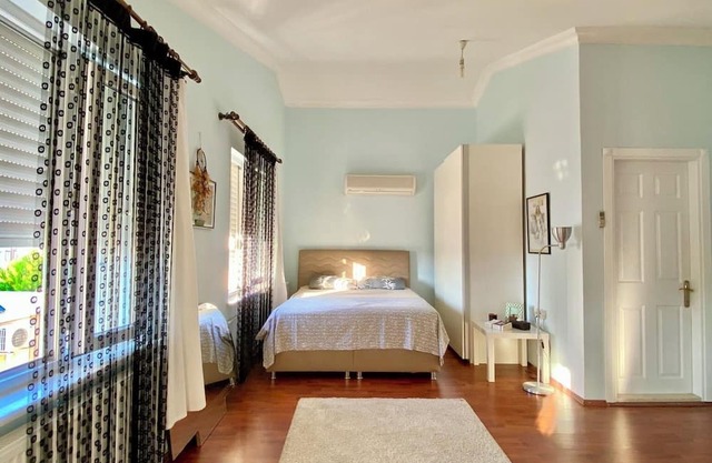 Luxury Terrace Floor, Near Konyaalti Beach with Stunning Mountain Views