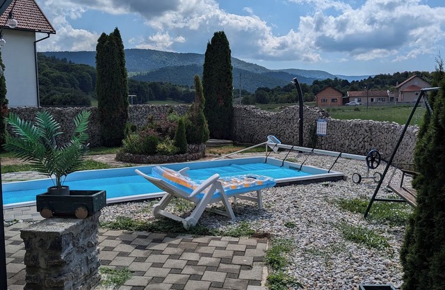 Vacation apartment Luna with pool