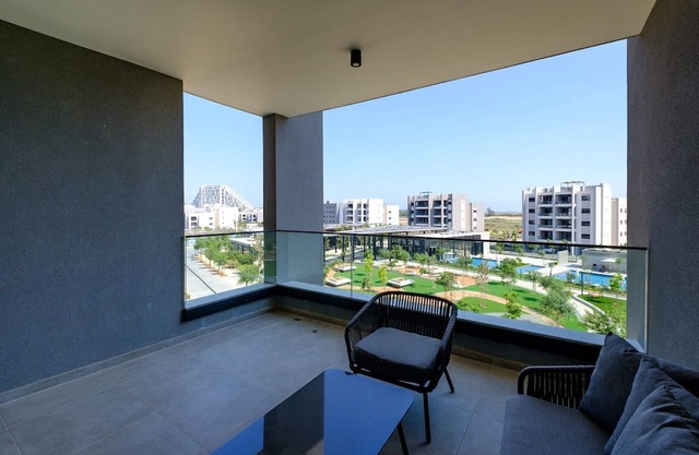 Sunset Gardens III - Two Bedroom Apartment, Sleeps 4