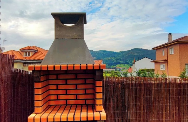 Vivienda en Oviedo con Patio Exterior y Barbacoa