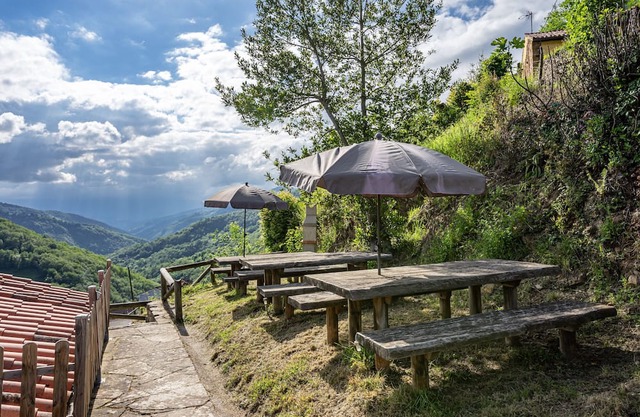 Chalet 'La Castañar - La Vallicuerra' with Mountain View, Private Terrace and Wi-Fi