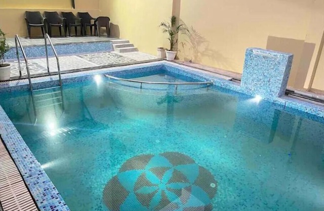 Charming villa with2 bedrooms, a private pool and Wi-Fi, AC in welcoming Udaipur