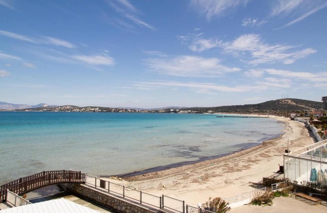 Apartment with Amazing View near Beach in Cesme