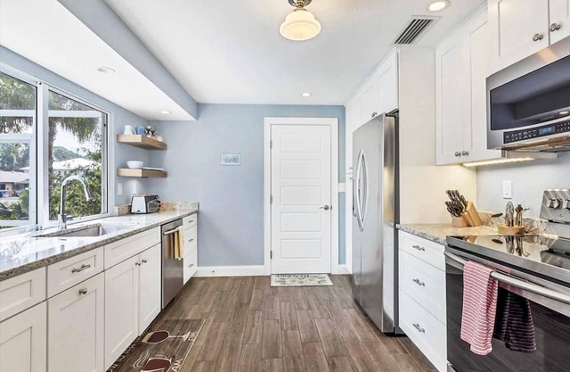 The Barracuda - Two Bedroom Villa, Sleeps 4