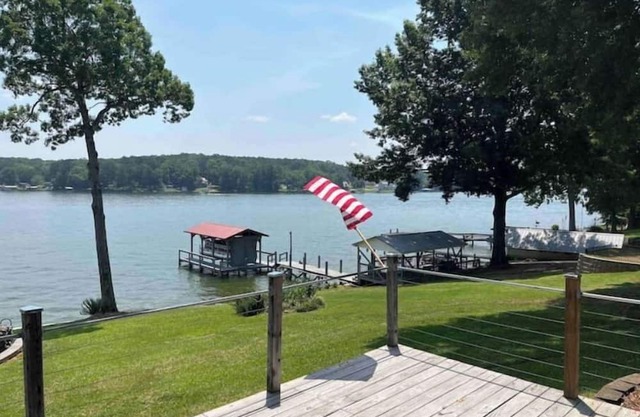 Unsalted Vacay! Lakefront w/dock