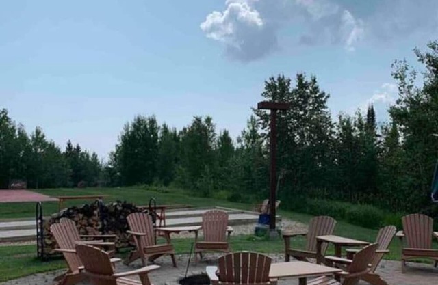 Lutsen Escape | Spacious deck n` Grill Townhome