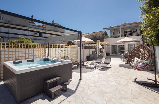 Villa 'Aggelle' with Private Terrace, Wi-Fi and Air Conditioning