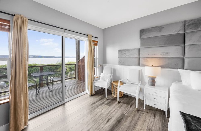 Luxury 10-Bedroom Camano Island Resort — Perfect for Families, Retreats & Events