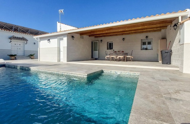 Lovely home in San Antonio(Jerez de l with WiFi