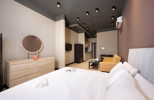 Chic gateway (#80) | Studio by Spacey Duqom