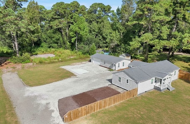 ~Midtown Hub~ Compound Retreat for Large Groups - Huge Lot - 5 min to WB+Airlie