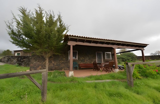 Apartment 'Casa Rural El Pajar' with Mountain View, Wi-Fi and Air Conditioning