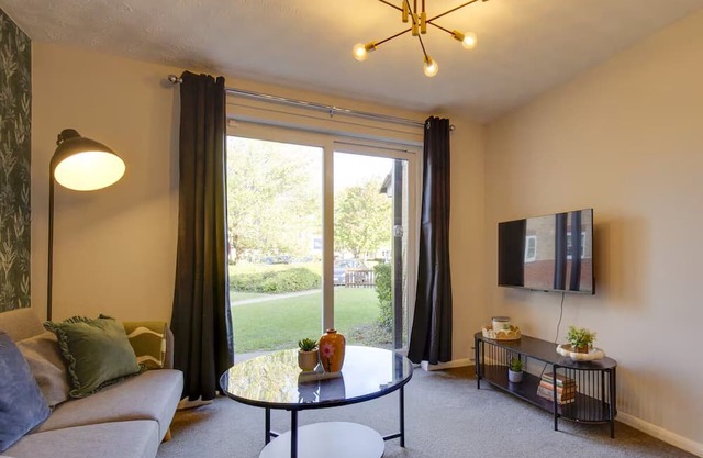 Pass the Keys | Ground Floor Apartment with Free Parking