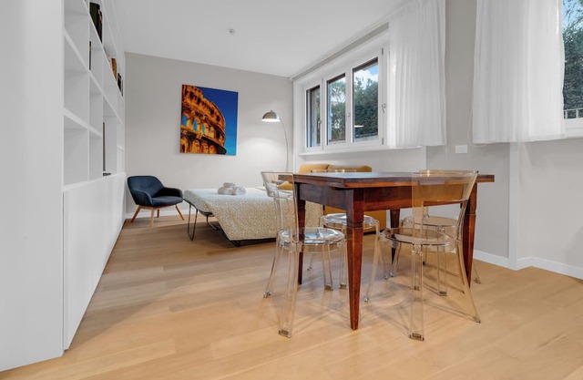 SANSO HOUSE -all new, 2 batrooms, 6 pax, 3 streetcar stop to old town.