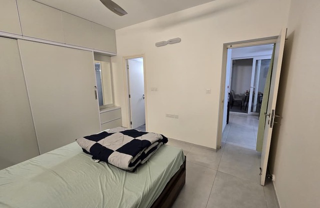 Chic 1-bedroom apartment in awesome Bengaluru with AC shared with the host