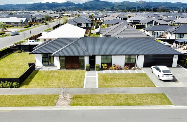 Your Private Modern Escape | Entire House Retreat