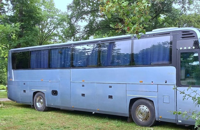 Unique and unusual: "Iliade" bus in a green and relaxing environment